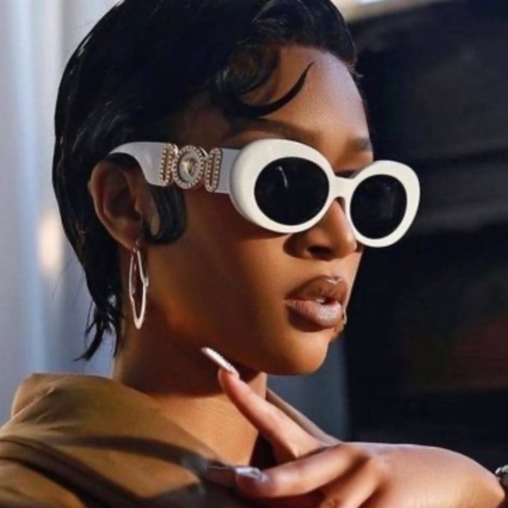 Versace Sunglasses, New 250 - Picture 2 of 6